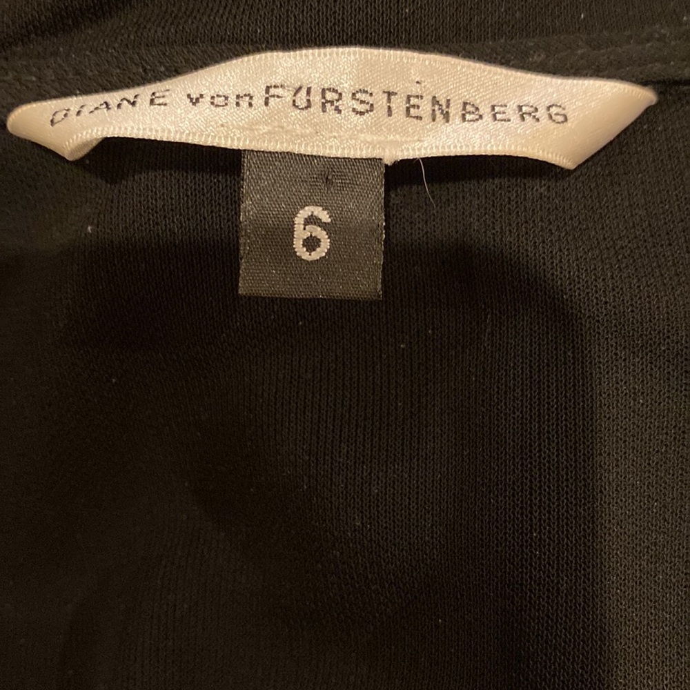 Diane von Furstenberg Vintage Wrap Dress - Picture 4 of 5